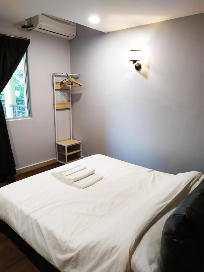 D'Ocean Homestay in Tiara Desaru Residence Bagian luar foto